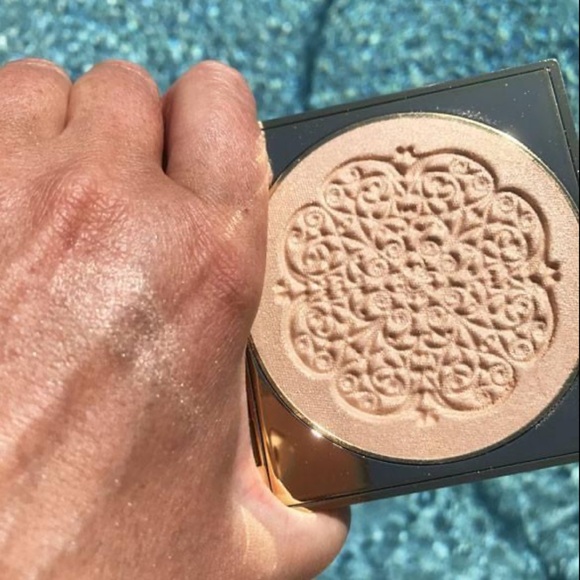 Tarte goddess glow highlighter highlight powder - Picture 3 of 5